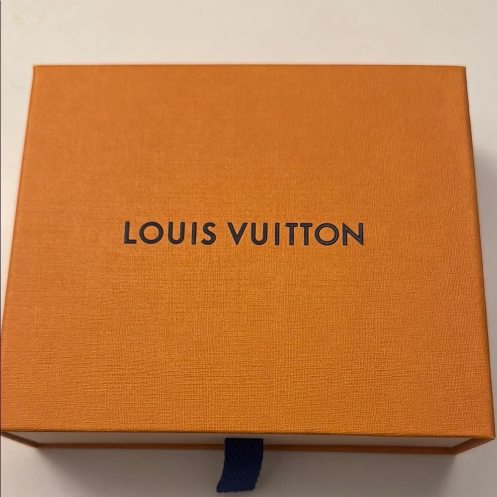 Louis Vuitton Pink and Black Scrunchie - Picture 3 of 4